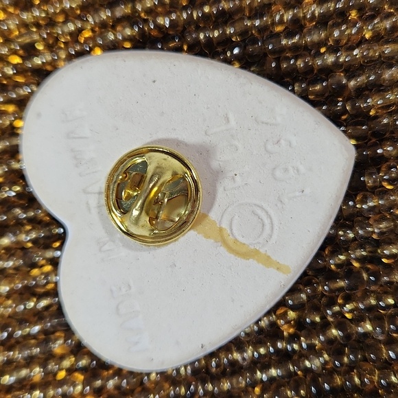 House Of Lloyd Ceramic Jesus is the Heart of the Season Pin Brooch - Picture 4 of 5